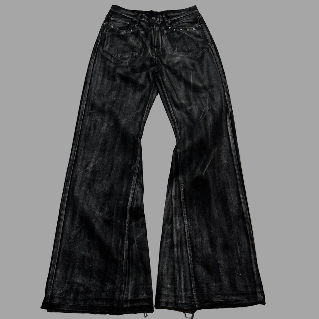 STUDDED WAXED FLARED JEANS