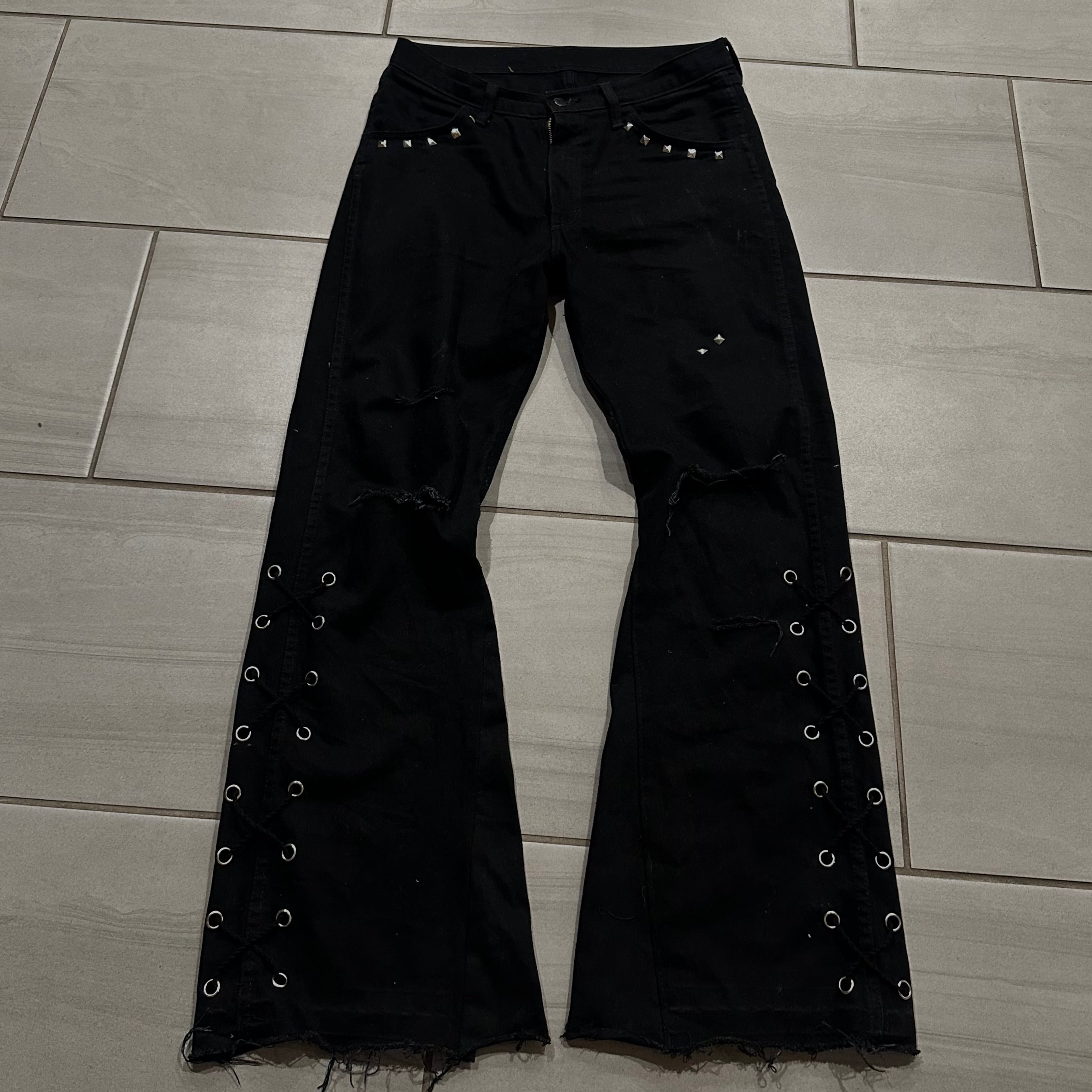 LACED UP FLARED JEANS